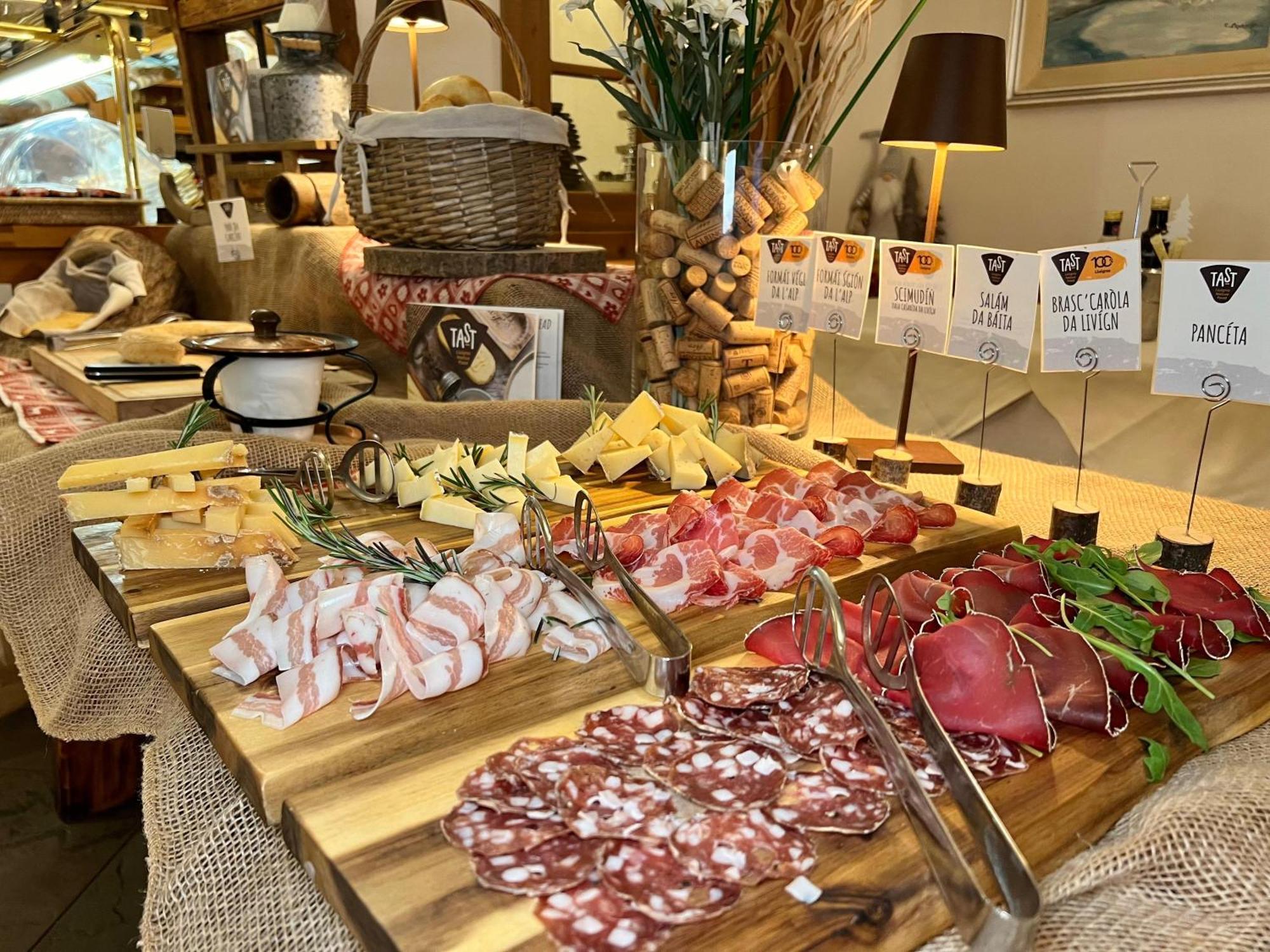 Hotel Primula Ливиньо Екстериор снимка