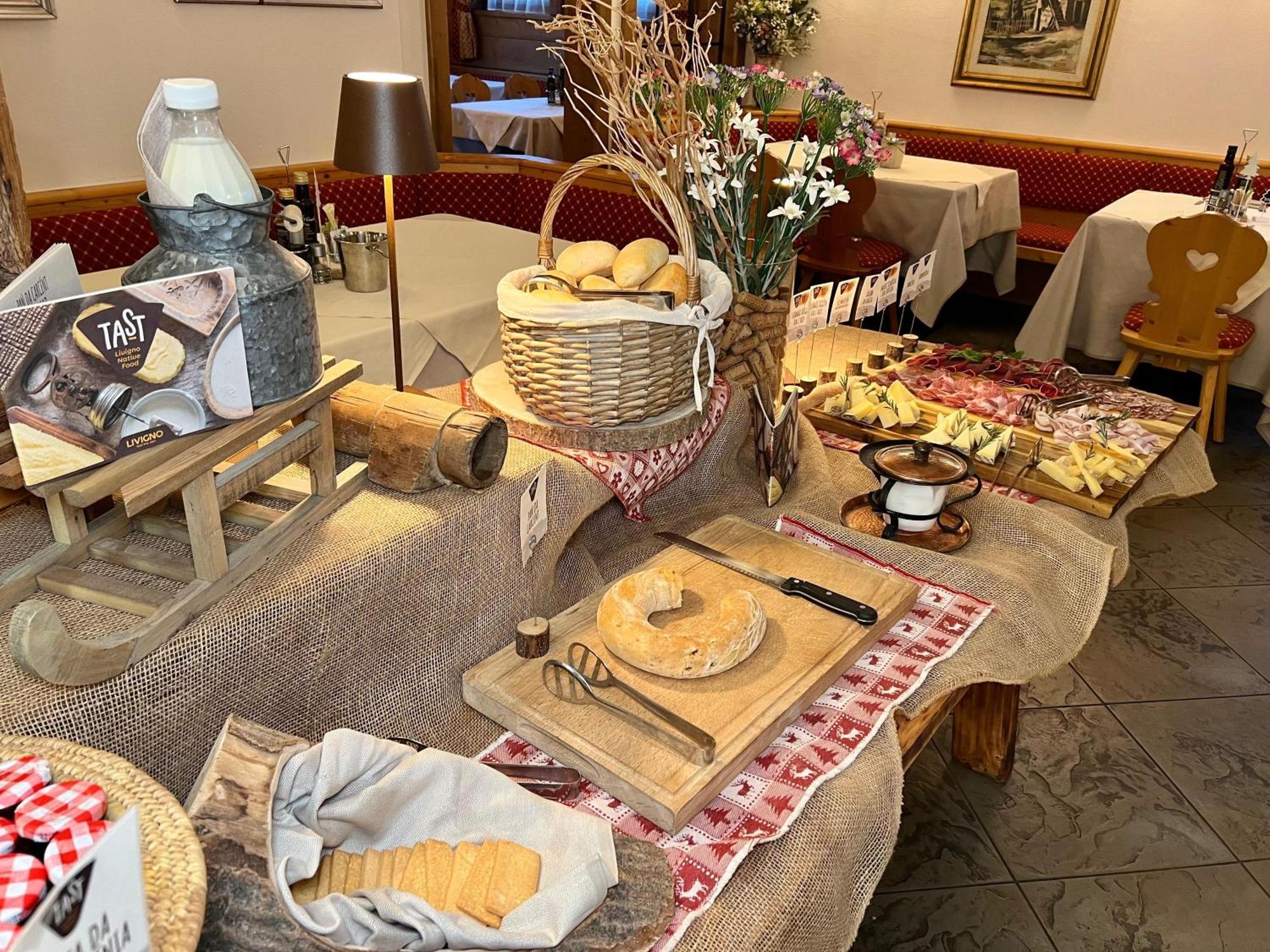 Hotel Primula Ливиньо Екстериор снимка